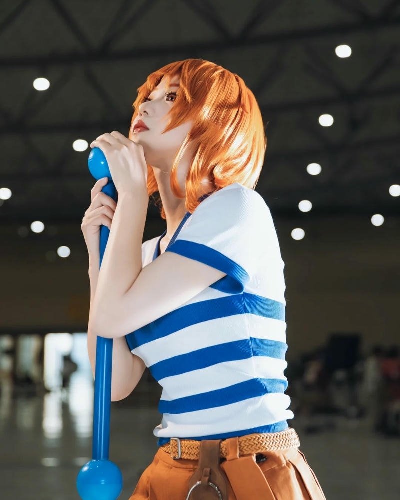 Cosplay Nami phong thái linh hoạt đầy cuốn hút