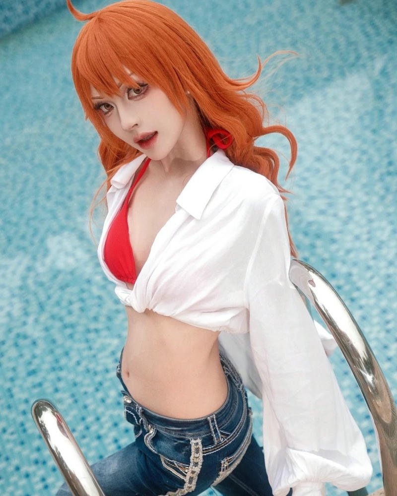 Cosplay Nami phong thái tự tin cuốn người xem