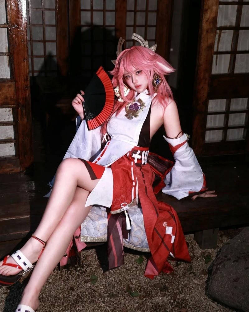 Cosplay Yae Miko phiên bản sáng tạo mang nét riêng biệt