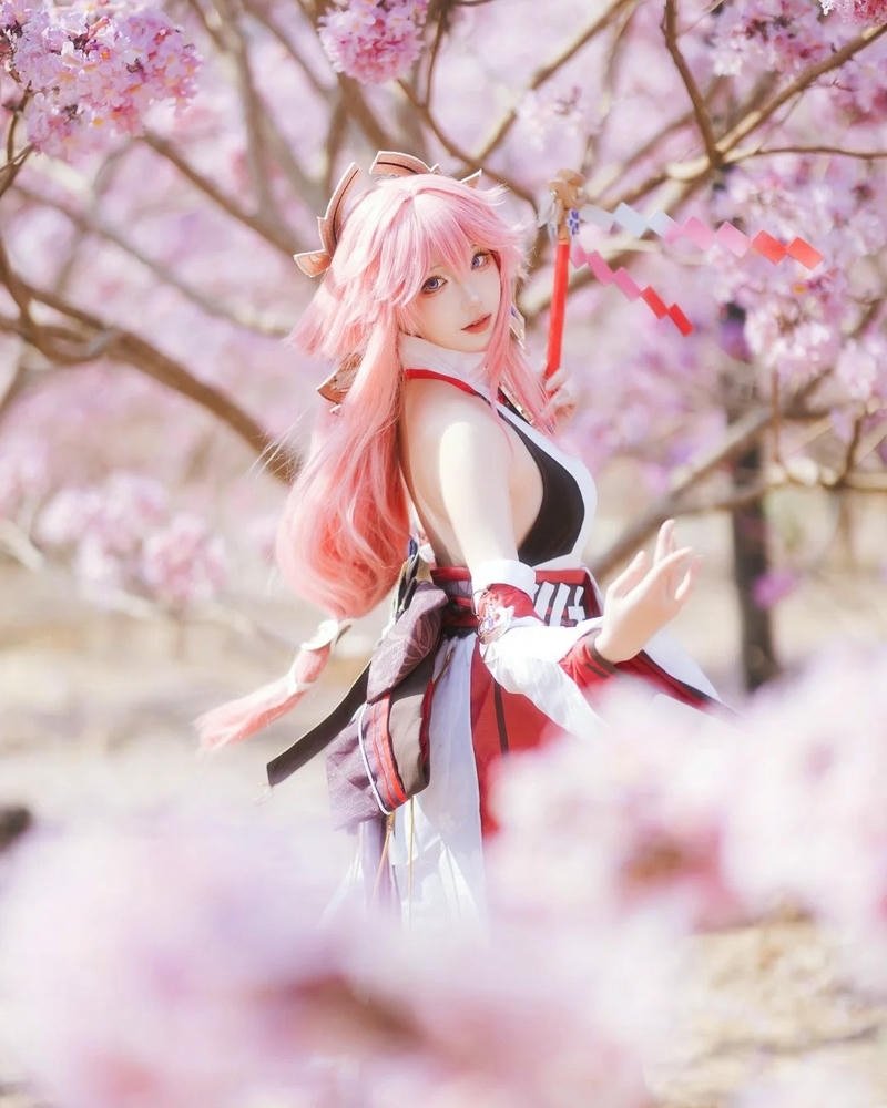 Cosplay Yae Miko phong cách tinh tế tạo điểm nhấn nổi bật