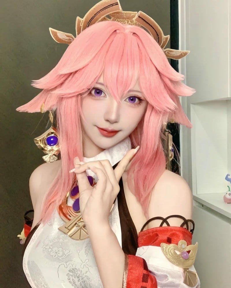 Cosplay Yae Miko phong thái vững vàng mang vẻ đẹp riêng biệt