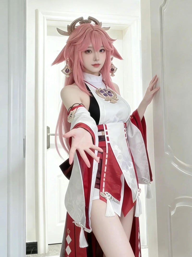 Cosplay Yae Miko thần thái nổi bật với vẻ đẹp bí ẩn