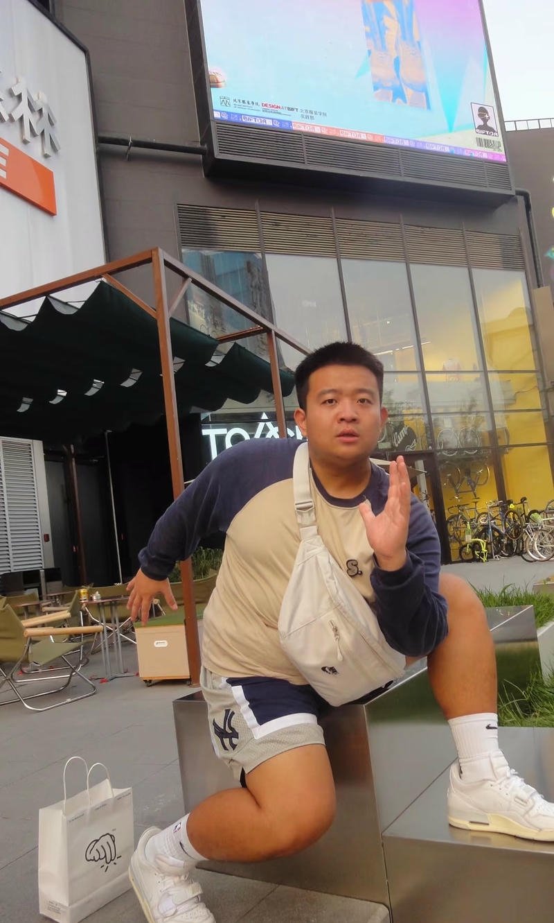 Gương mặt bình dị nam kém sắc nền đẹp