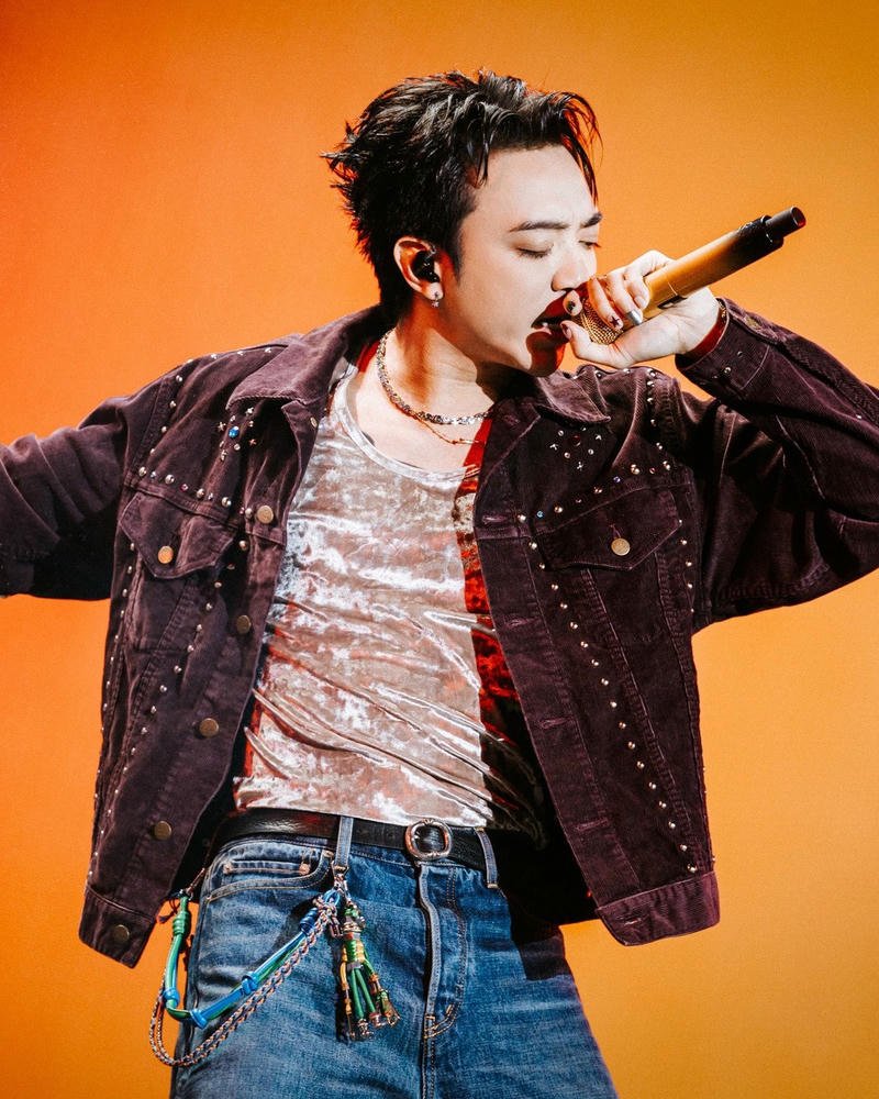 Gương mặt cảm xúc trong hình nền Soobin Hoàng Sơn