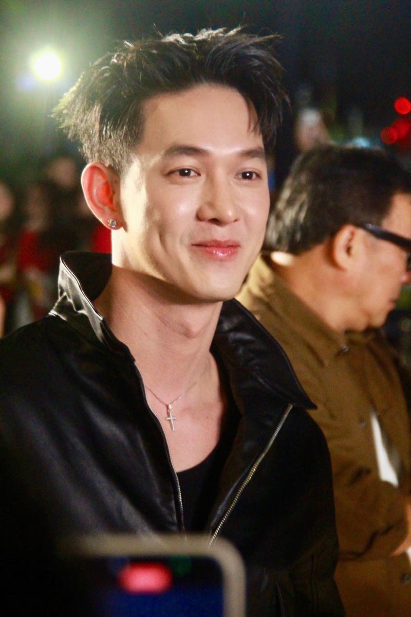Gương mặt sáng rõ giữa khung hình Song Luân nổi bật
