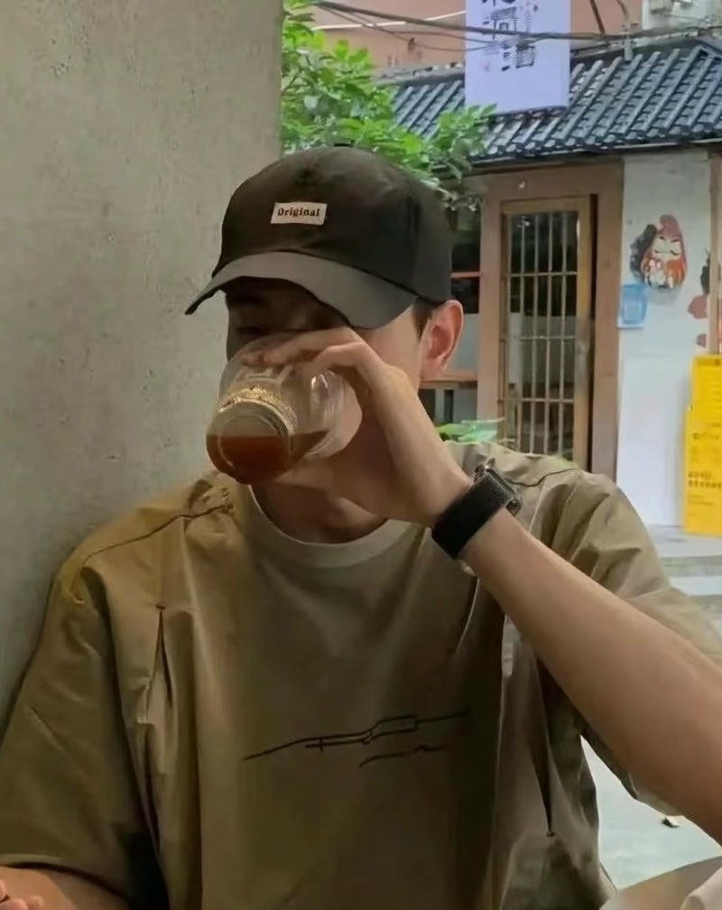 Gương mặt sáng trai đẹp k9 trong ảnh nền