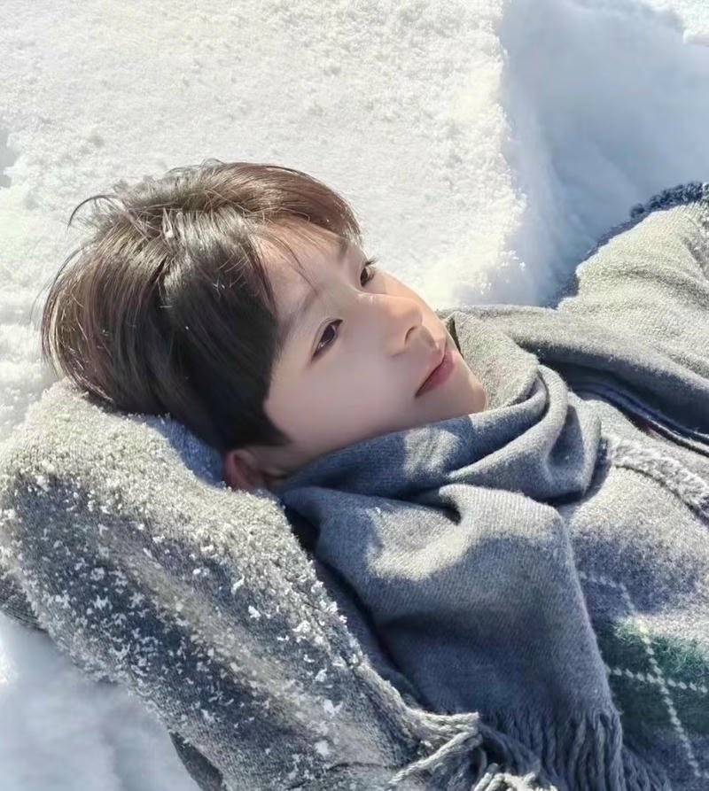 Gương mặt trẻ trung trai đẹp 13 tuổi trong hình