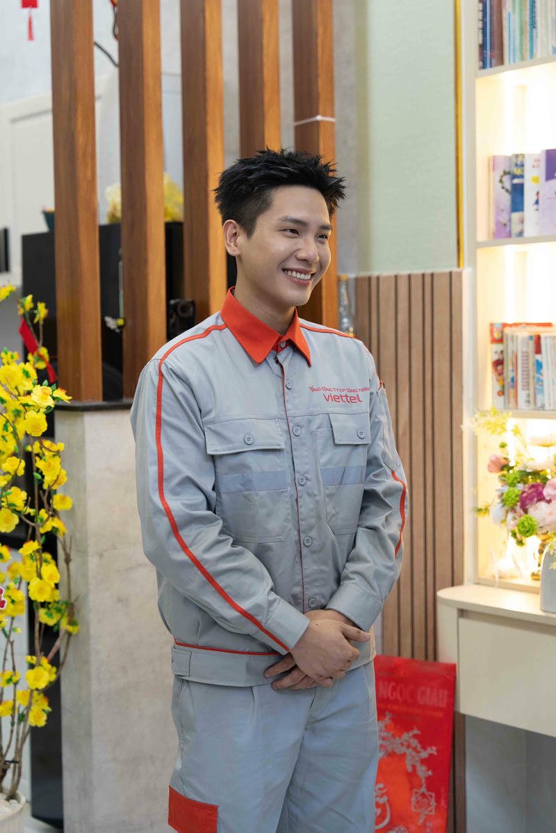 Hình ảnh đời thường gần gũi của Quân AP tạo cảm giác nền