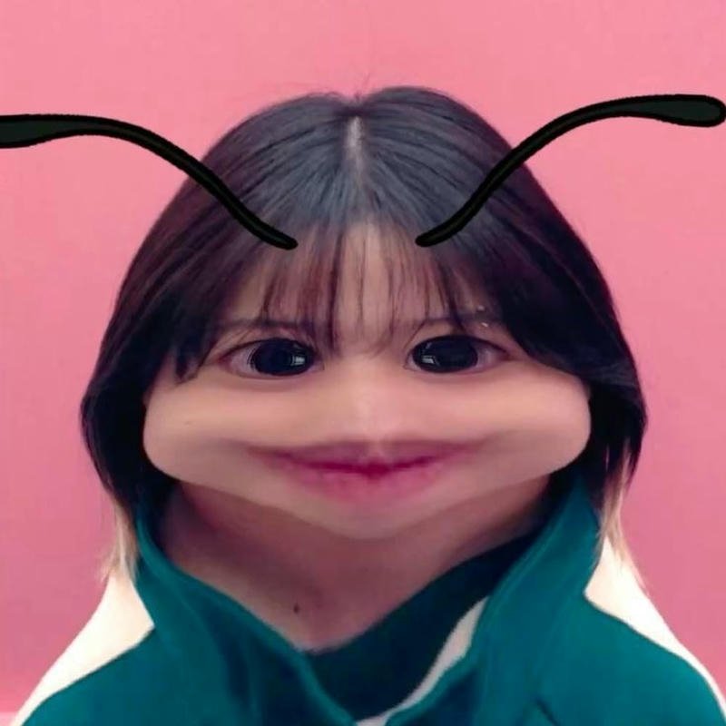 Hình ảnh meme Squid Game gương mặt bất ngờ cực hài