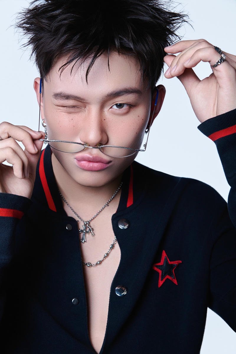 Hình nền Dương Domic mang phong cách hiện đại cá tính