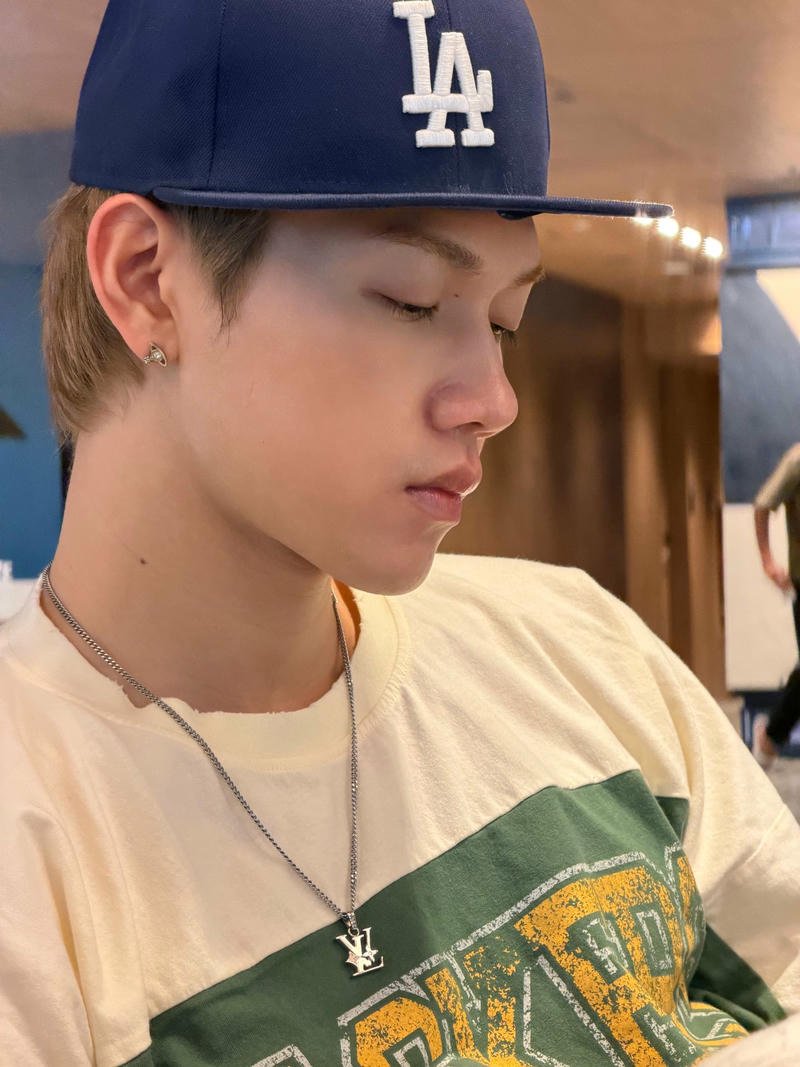 Hình nền JSOL mang vibe nhẹ nhàng trẻ trung