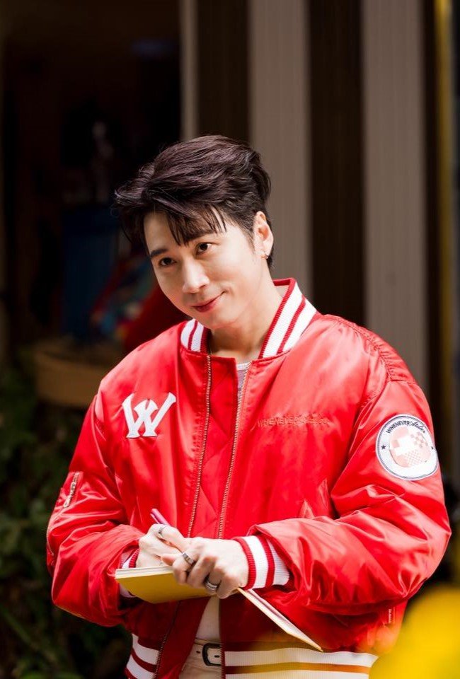 Hình nền Karik mang phong cách cá tính mạnh mẽ