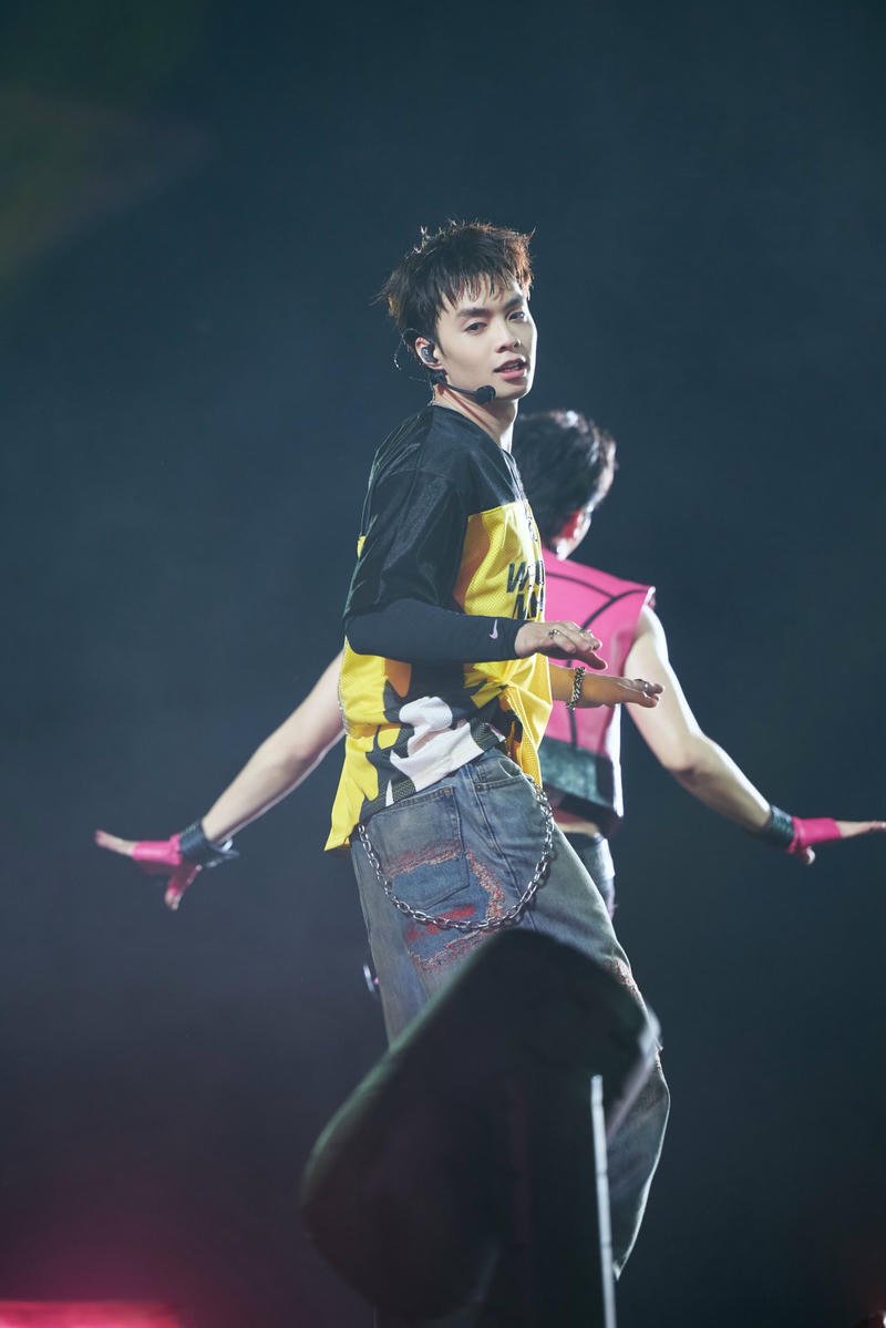 Hình nền Negav ghi lại thần thái mạnh mẽ