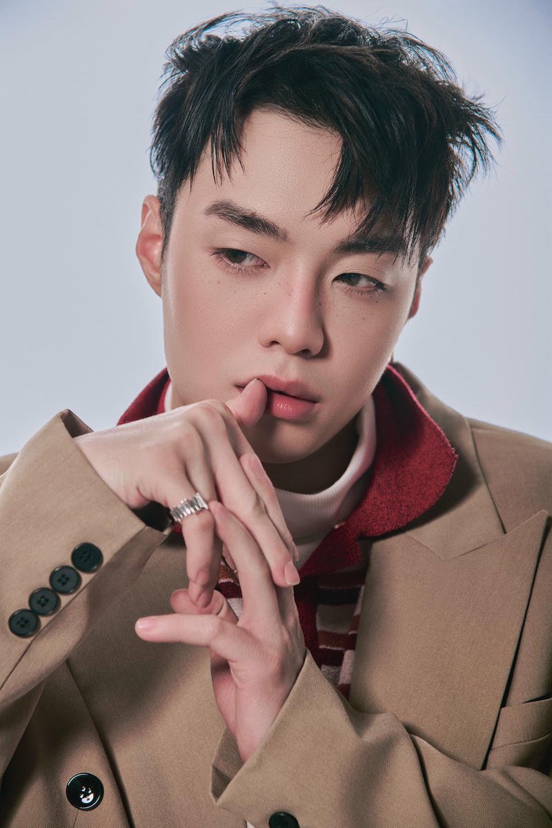 Hình nền Negav với ánh mắt thu hút nổi bật