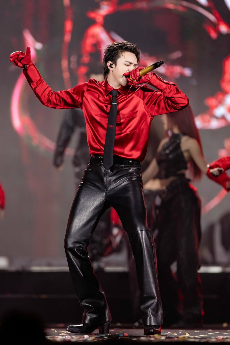 Hình nền Soobin Hoàng Sơn mang phong cách hiện đại cá tính