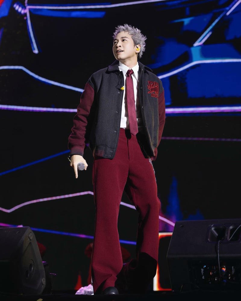 Khoảnh khắc biểu diễn mạnh mẽ của Karik tạo nền