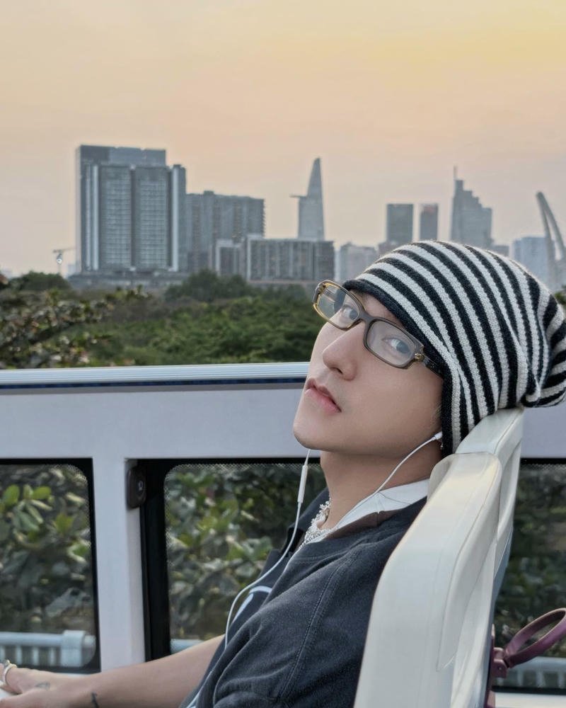 Khoảnh khắc đời thường Sơn Tùng MTP ảnh đẹp