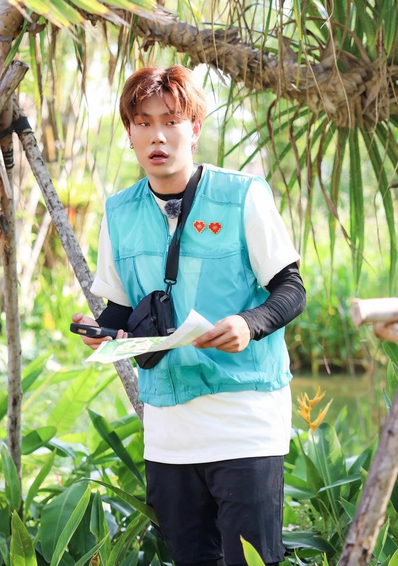 Khoảnh khắc đời thường giản dị tạo nền Dương Domic tự nhiên