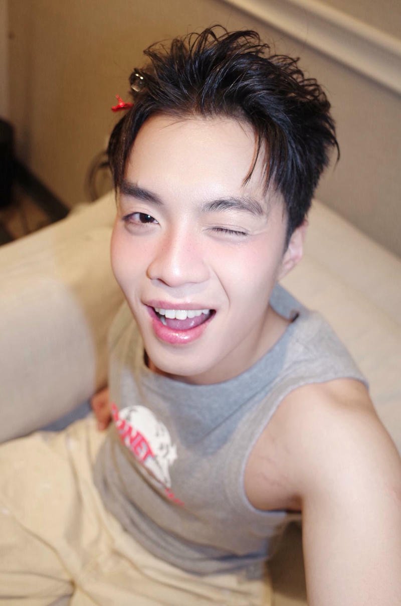 Khoảnh khắc đời thường giản dị tạo nền Negav cuốn hút