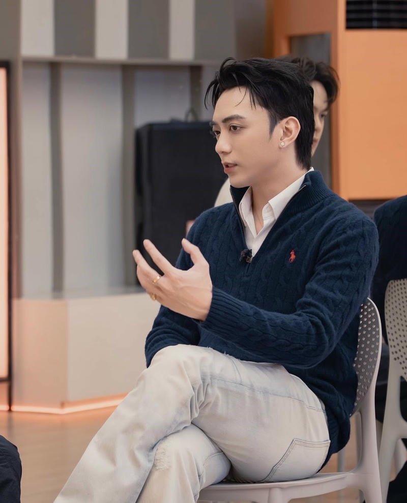 Khoảnh khắc đời thường giản dị tạo nền Soobin Hoàng Sơn