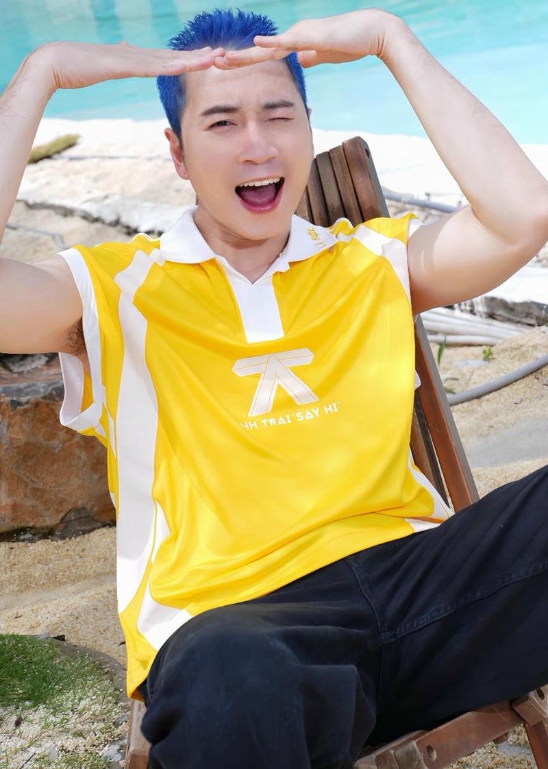 Khoảnh khắc đời thường nhẹ nhàng của Karik hợp nền