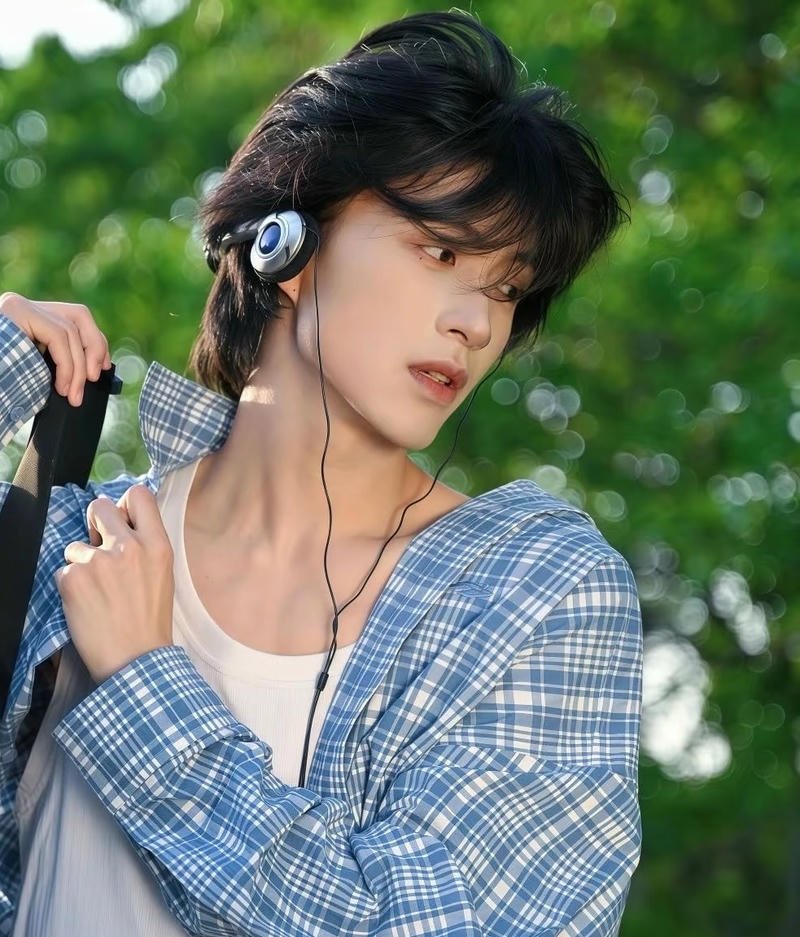 Khoảnh khắc đời thường trai đẹp k9 ảnh đẹp