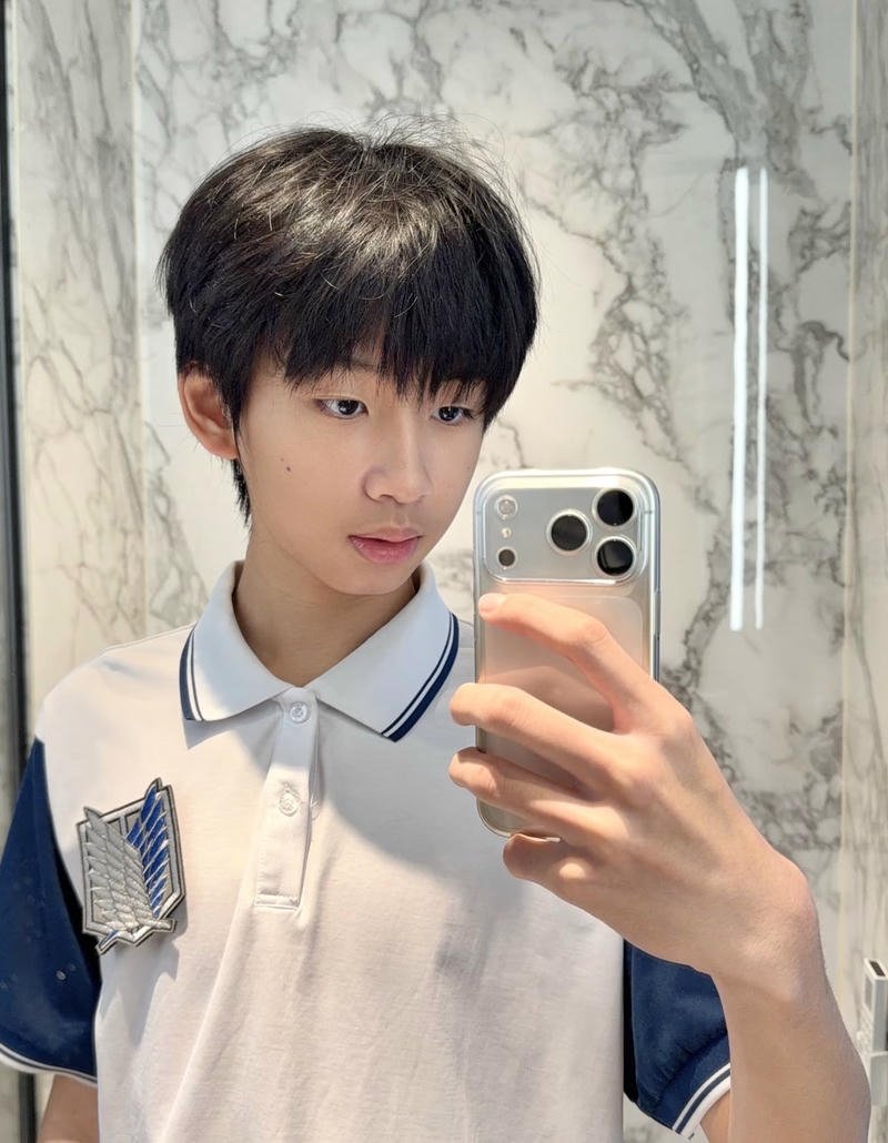 Khoảnh khắc học bài học sinh nam ảnh đẹp