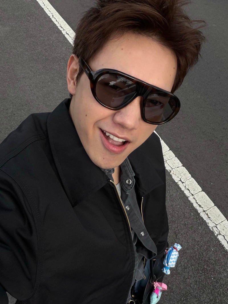 Khoảnh khắc tự nhiên của JSOL ngoài đời làm nền(1)