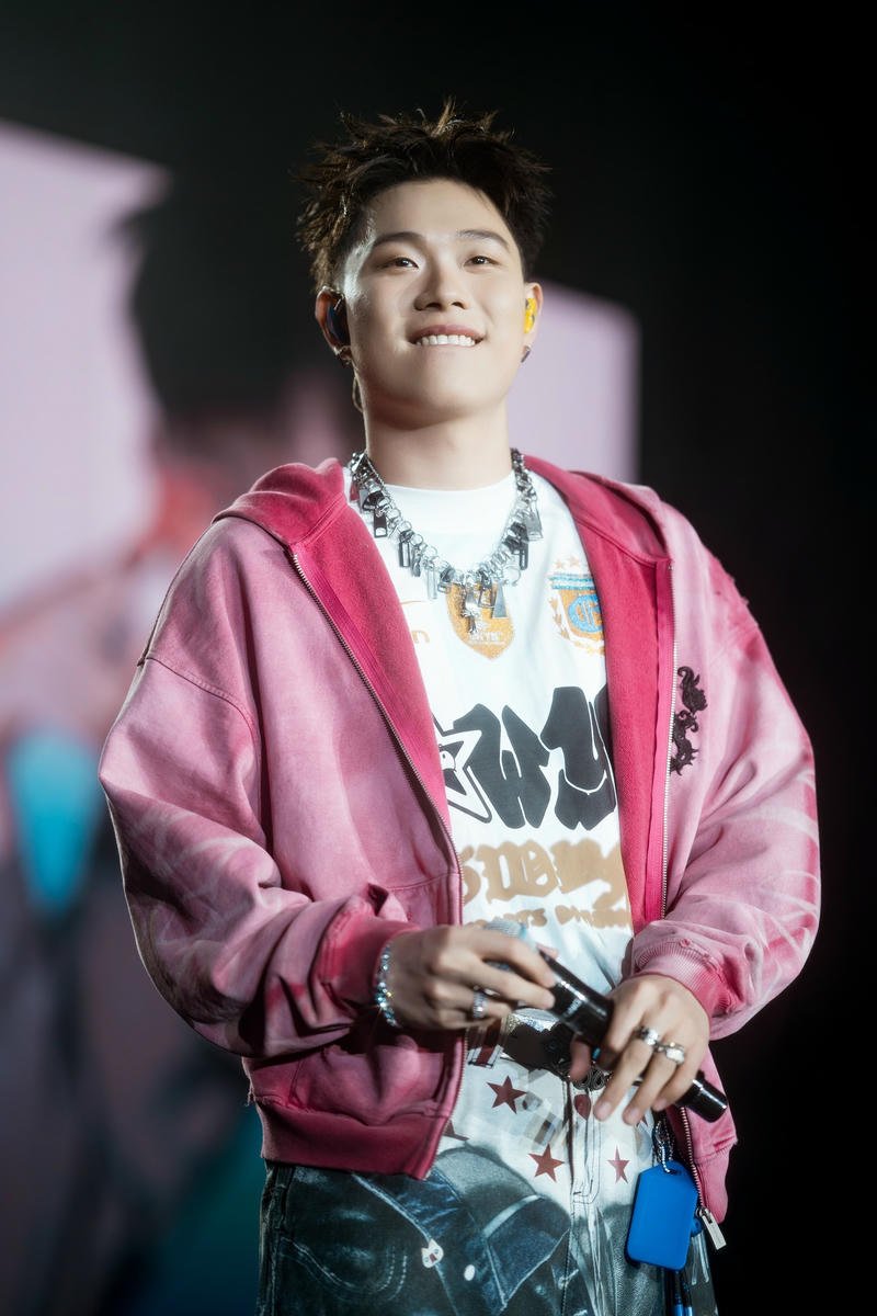 Nét cá tính riêng trong hình nền Dương Domic ngoài đời thường