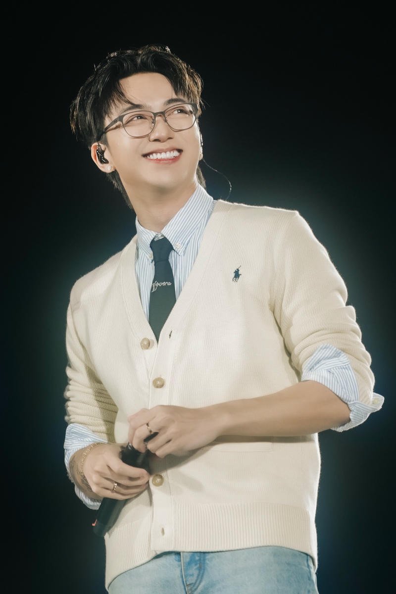 Nét cuốn hút riêng trong hình nền Soobin Hoàng Sơn