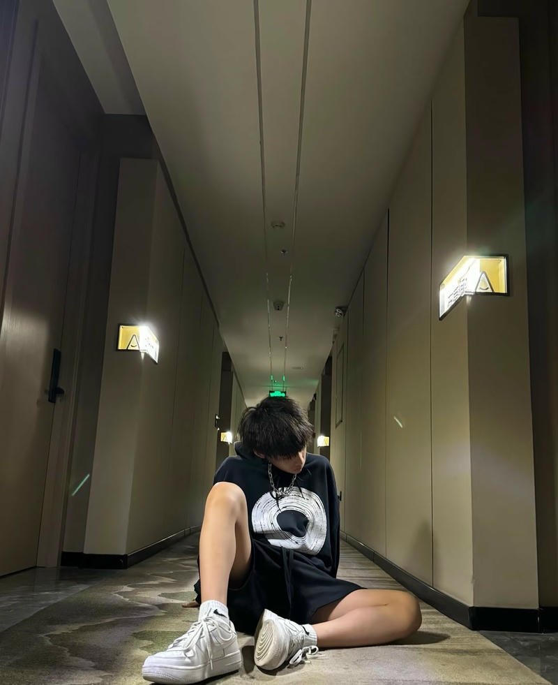 Nét hồn nhiên trai đẹp 13 tuổi hình nền