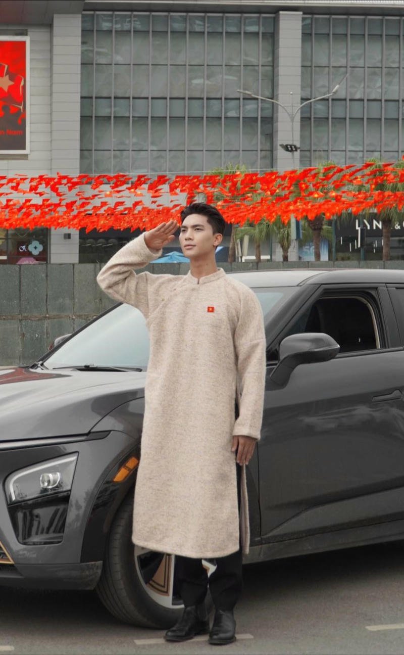 Nét riêng Hoàng Minh Hưng trong hình nền
