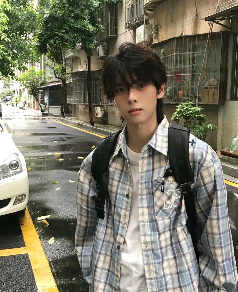 Nét trong sáng học sinh nam nền điện thoại