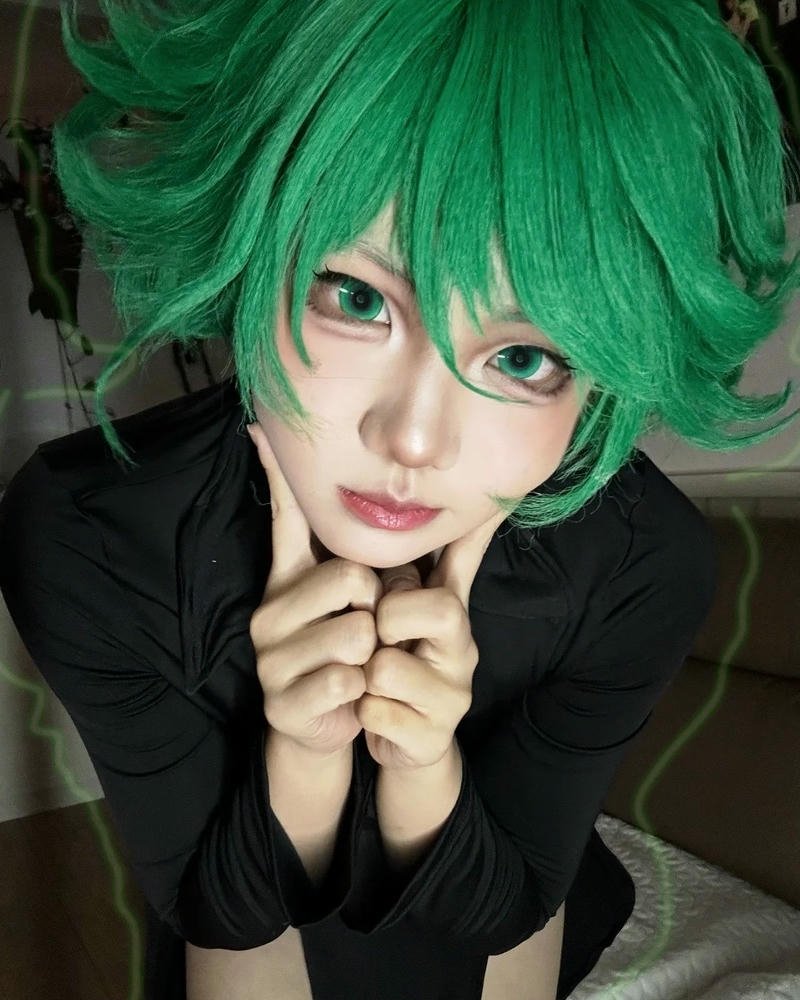 Nhập vai nhân vật Tatsumaki tạo dáng linh hoạt đầy ấn tượng