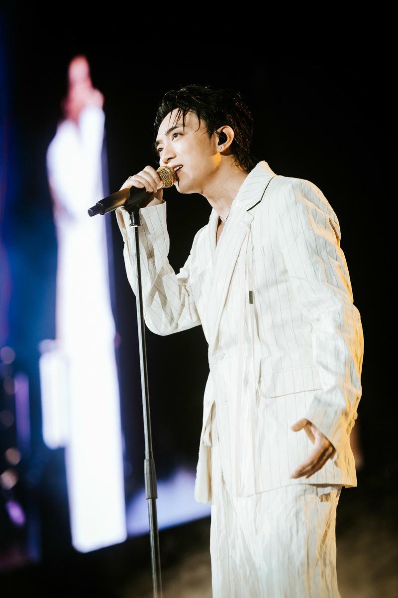 Phong cách trẻ trung trong hình nền Soobin Hoàng Sơn đẹp