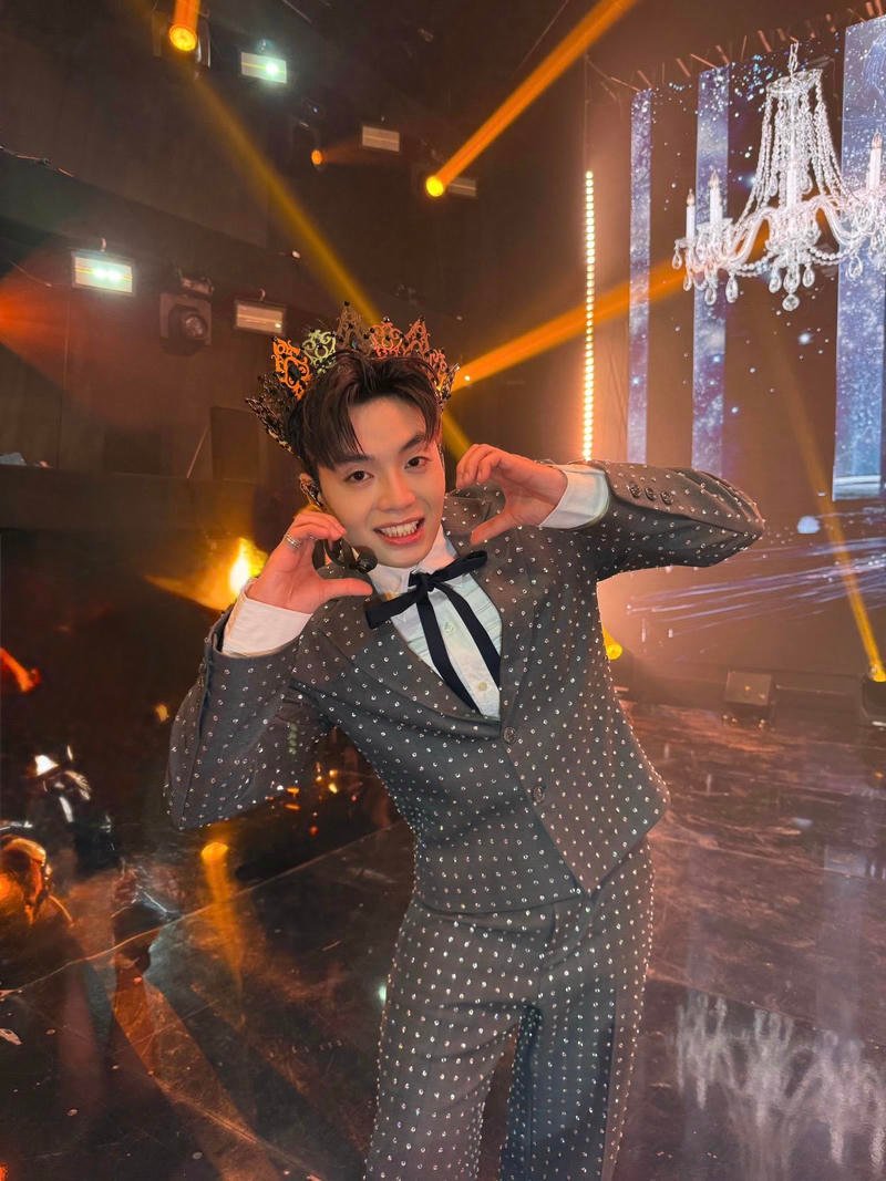 Phong thái tự nhiên xuất hiện trong hình nền Negav