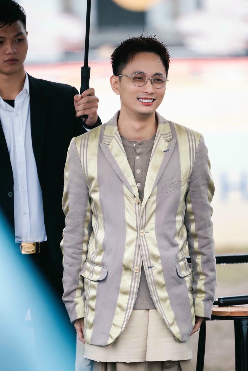 Hình nền Rhymastic thể hiện thần thái