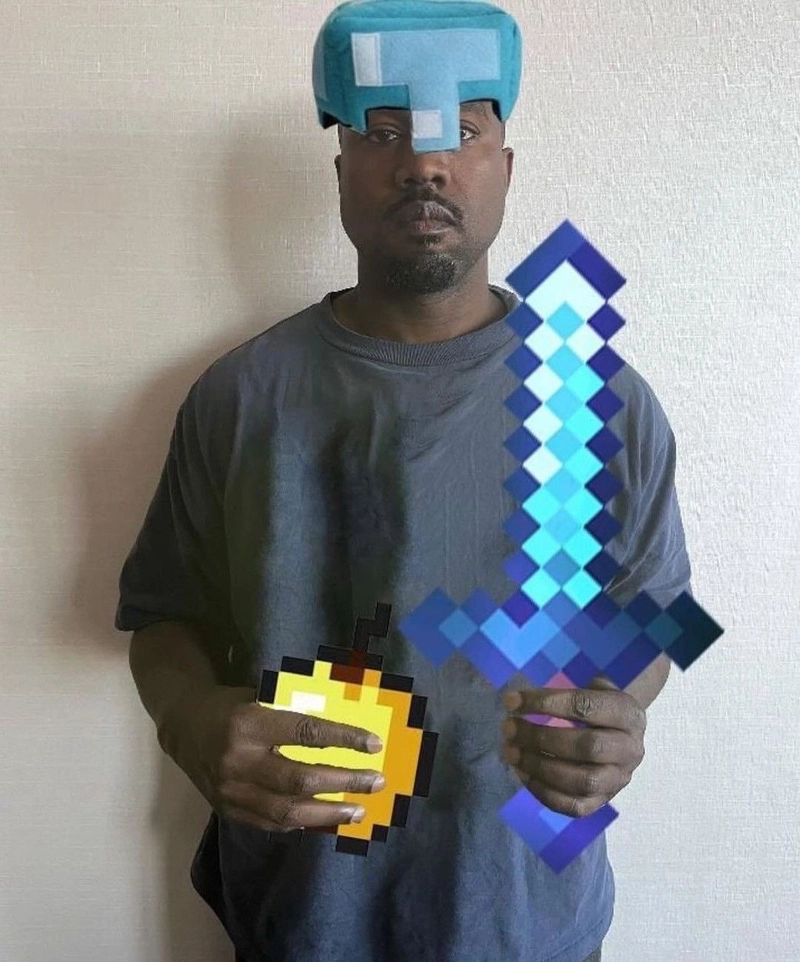 Kanye West meme cầm kiếm hài hước