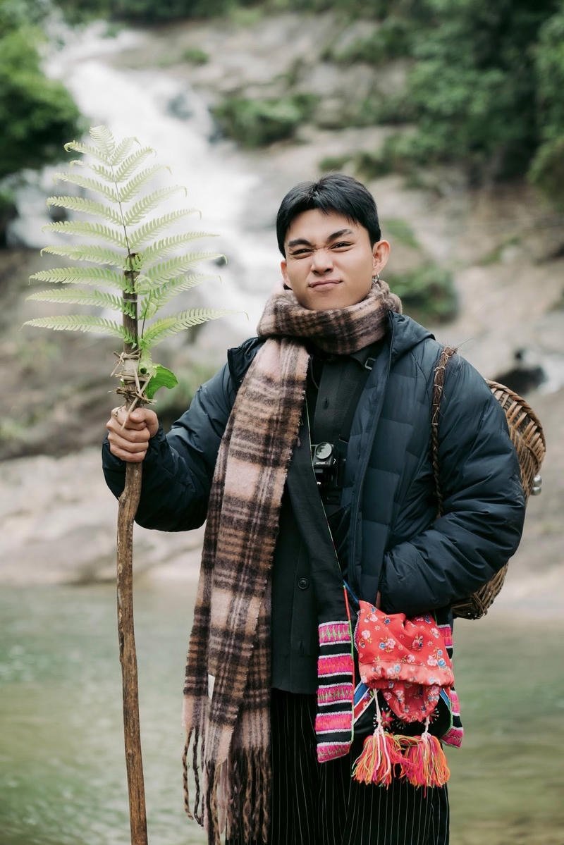 Ảnh nền Jun Phạm mang sắc thái tươi sáng