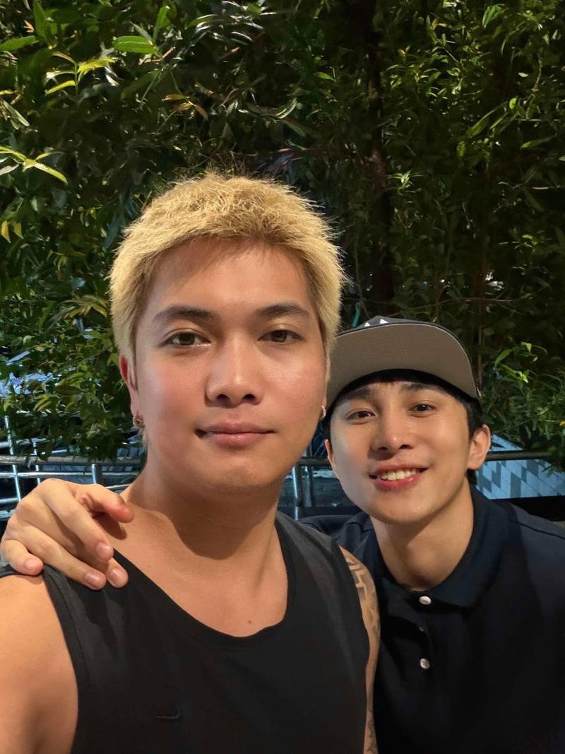 Gương mặt cảm xúc BigDaddy trong nền